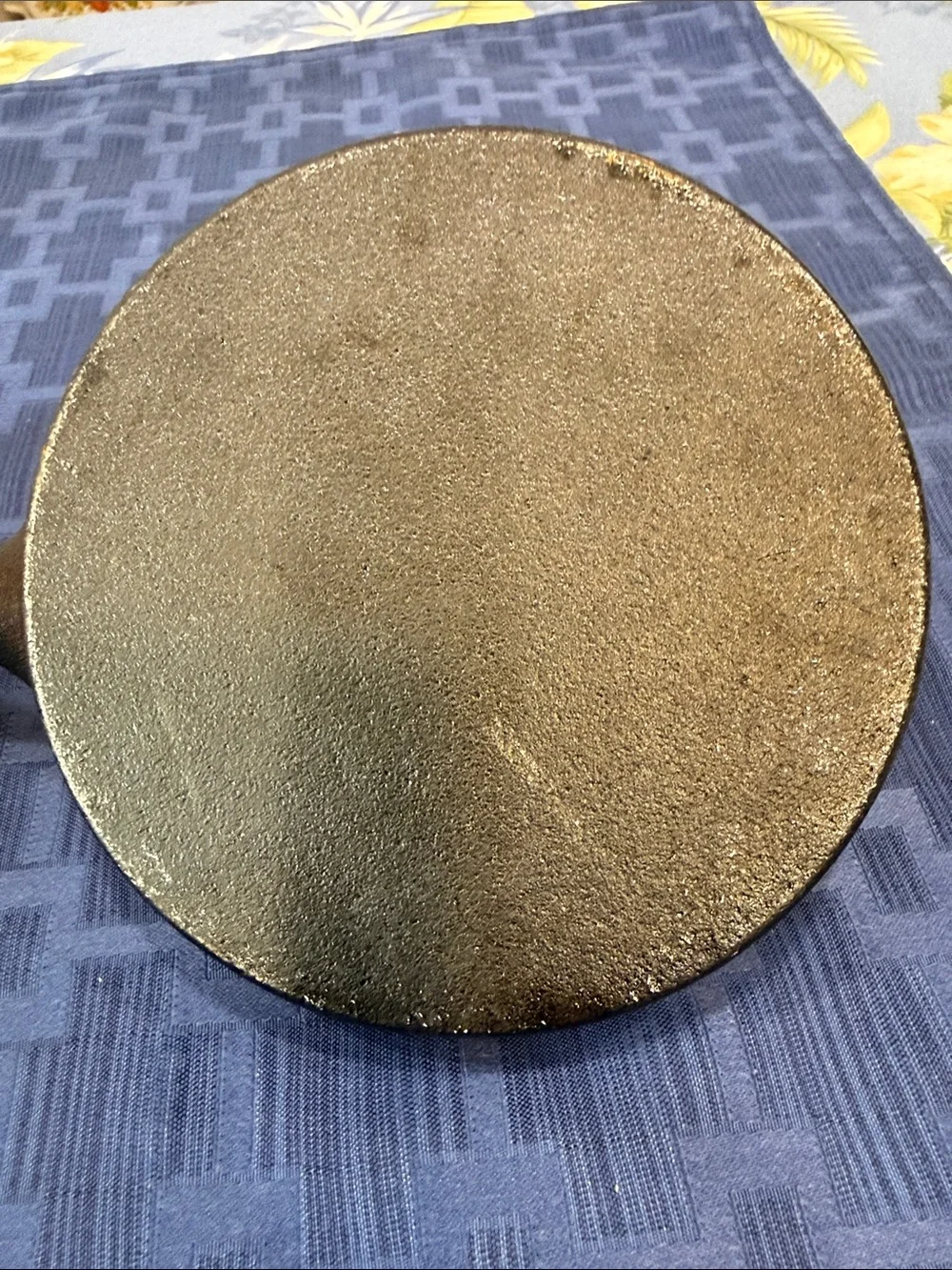 Cast Iron Skillet Pan in Black - Durable Home Kitchen Frying Pan